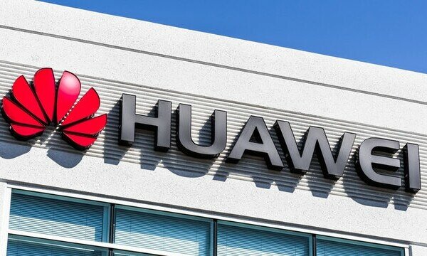 Годовая выручка Huawei снизилась впервые в истории компании