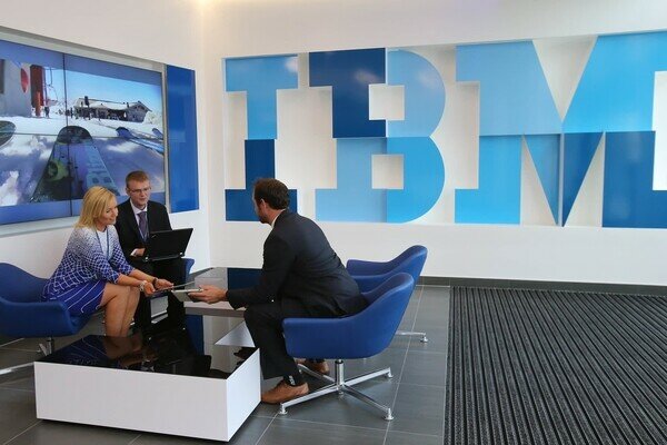За десять лет количество работников в IBM уменьшилось на 35%