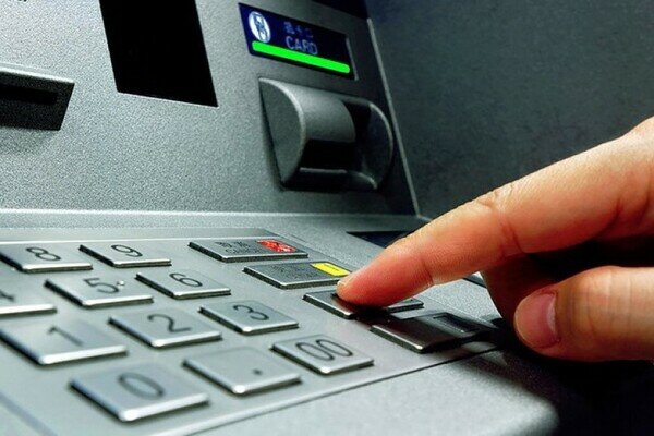 Российские банки ищут альтернативу иностранным банкоматам